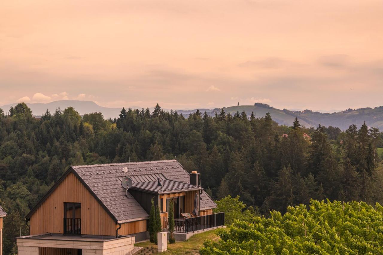 Weinzeit Chalets Gamlitz Exterior photo