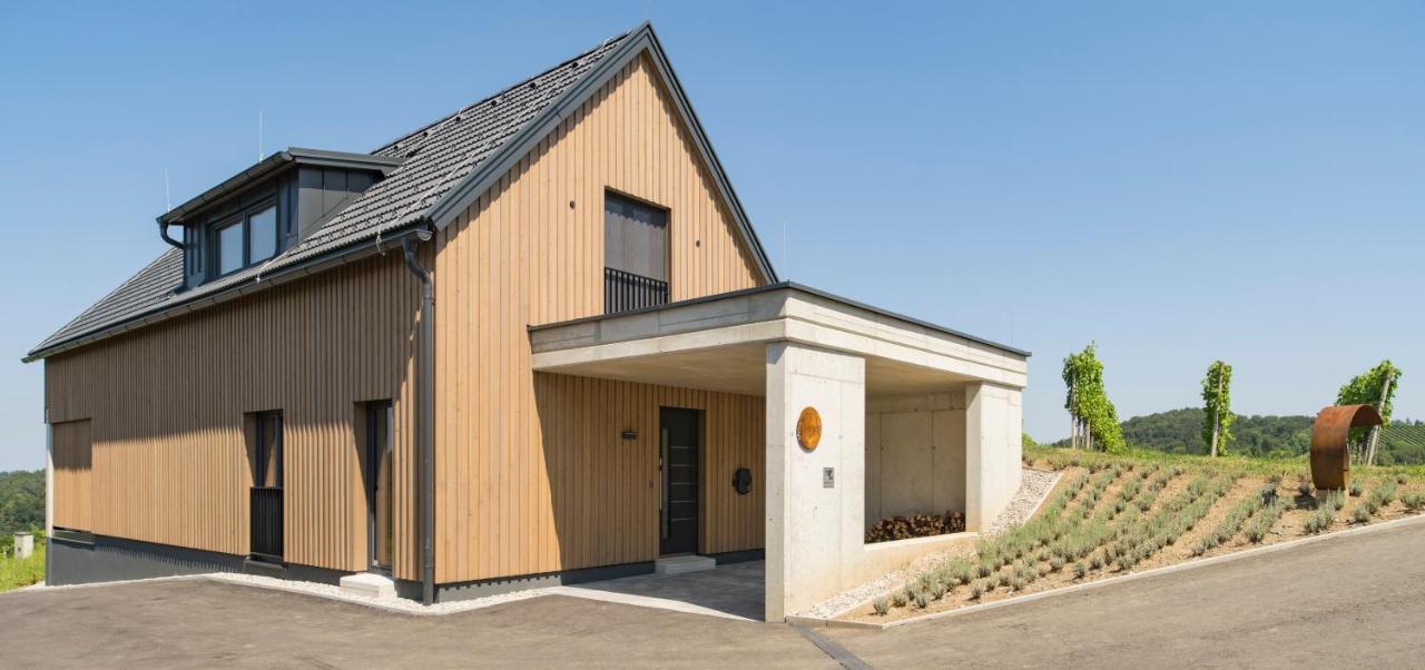 Weinzeit Chalets Gamlitz Exterior photo