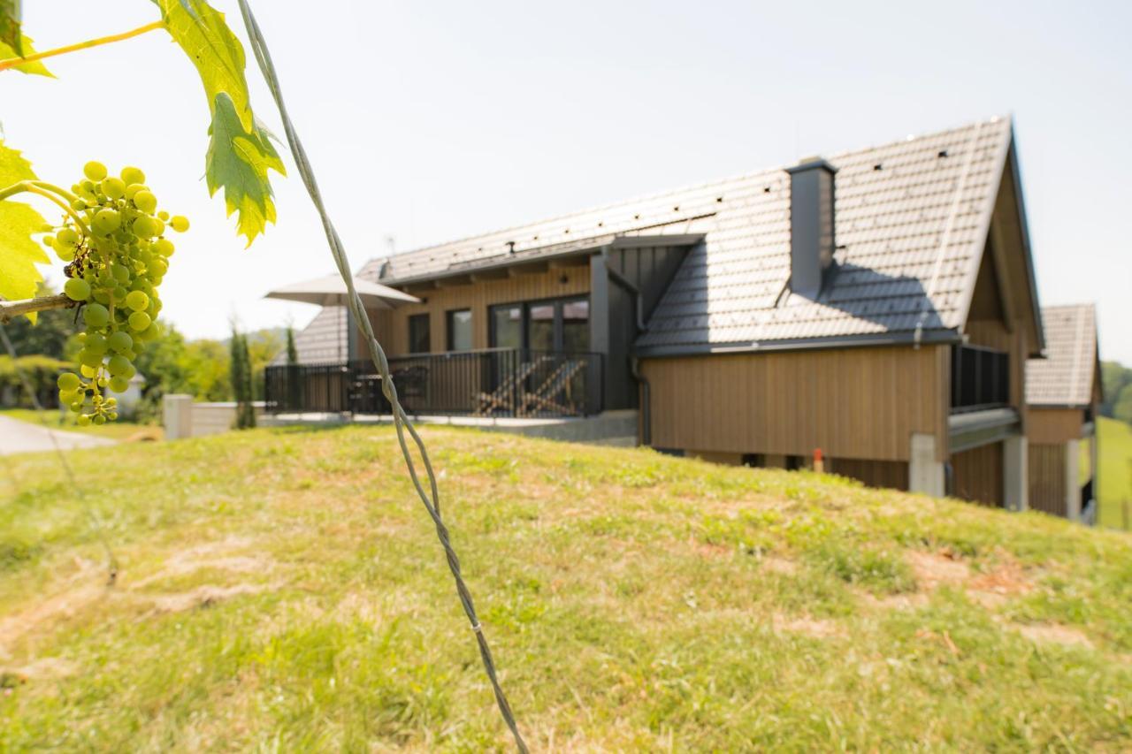 Weinzeit Chalets Gamlitz Exterior photo